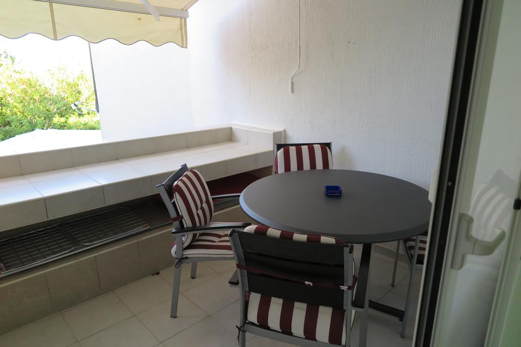 Apartment Omerovic Novalja Exterior foto